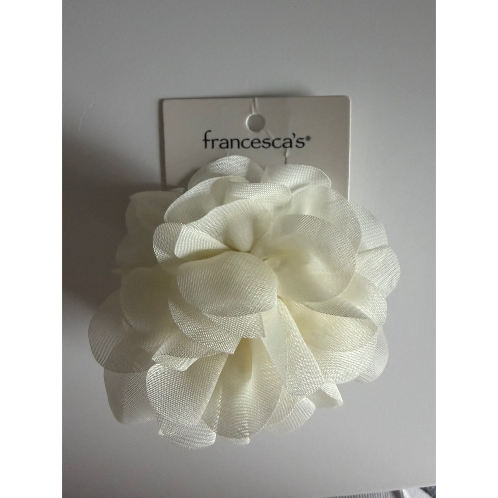 Francesca's Cream Fabric Flower Hair Claw Clip Large Ivory Floral Accessory NEW